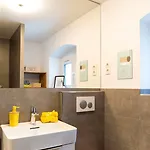 Two Br And Two Bth Self Checkin Street Parking Berlin