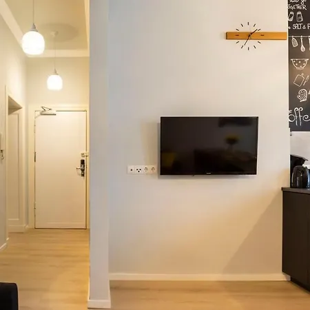 Two Br And Two Bth Self Checkin Street Parking * Berlin