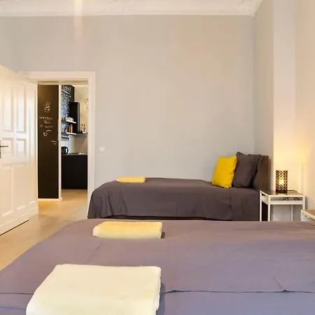 Apartment Two Br And Two Bth Self Checkin Street Parking Berlin