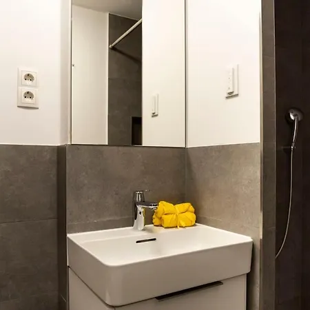 Appartement Two Br And Two Bth Self Checkin Street Parking *