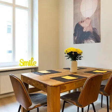 Apartament Two Br And Two Bth Self Checkin Street Parking *