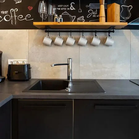 Two Br And Two Bth Self Checkin Street Parking * Berlin